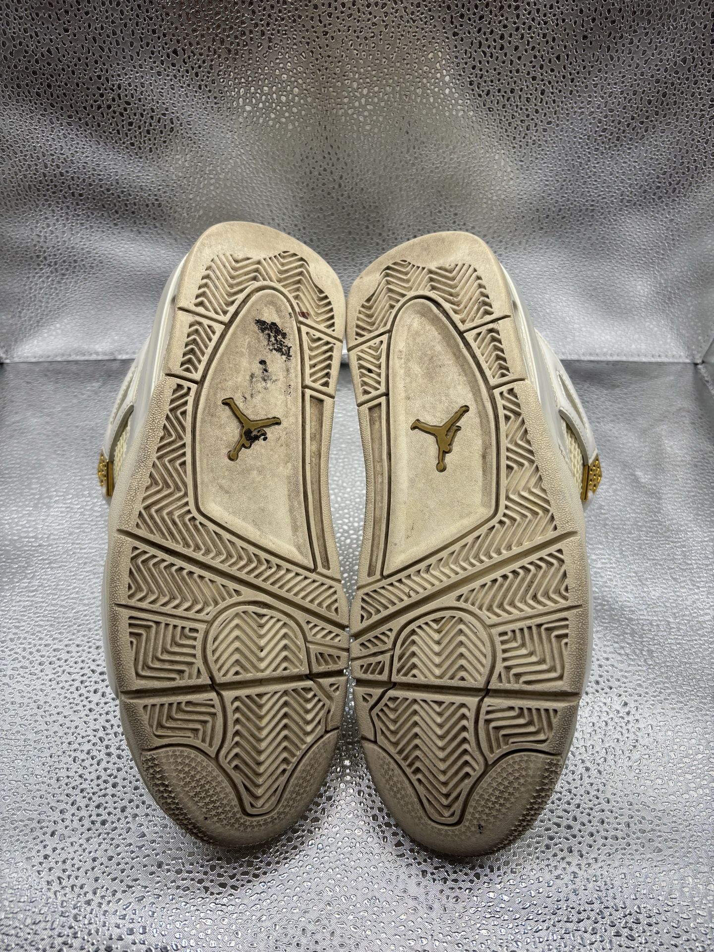 Air Jordan 4 Metallic Gold - photo 3
