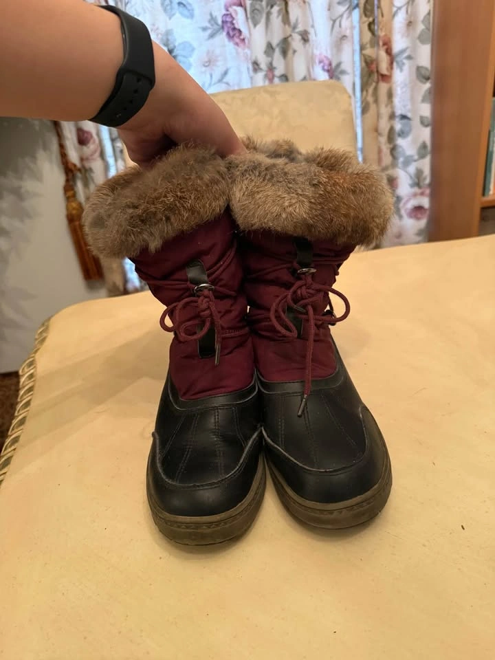 Women’s Rudsak Waterproof Burgundy Fur Winter Boots size 9 - photo 3