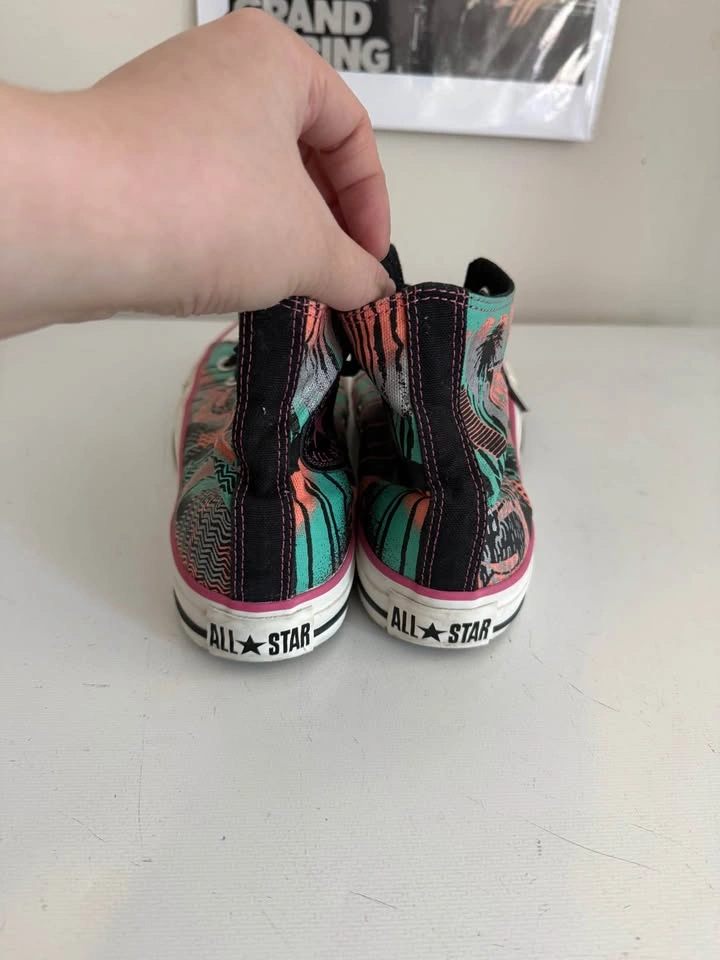 Women's Converse Shoes with Cool Funky Pattern Size 8 - photo 3