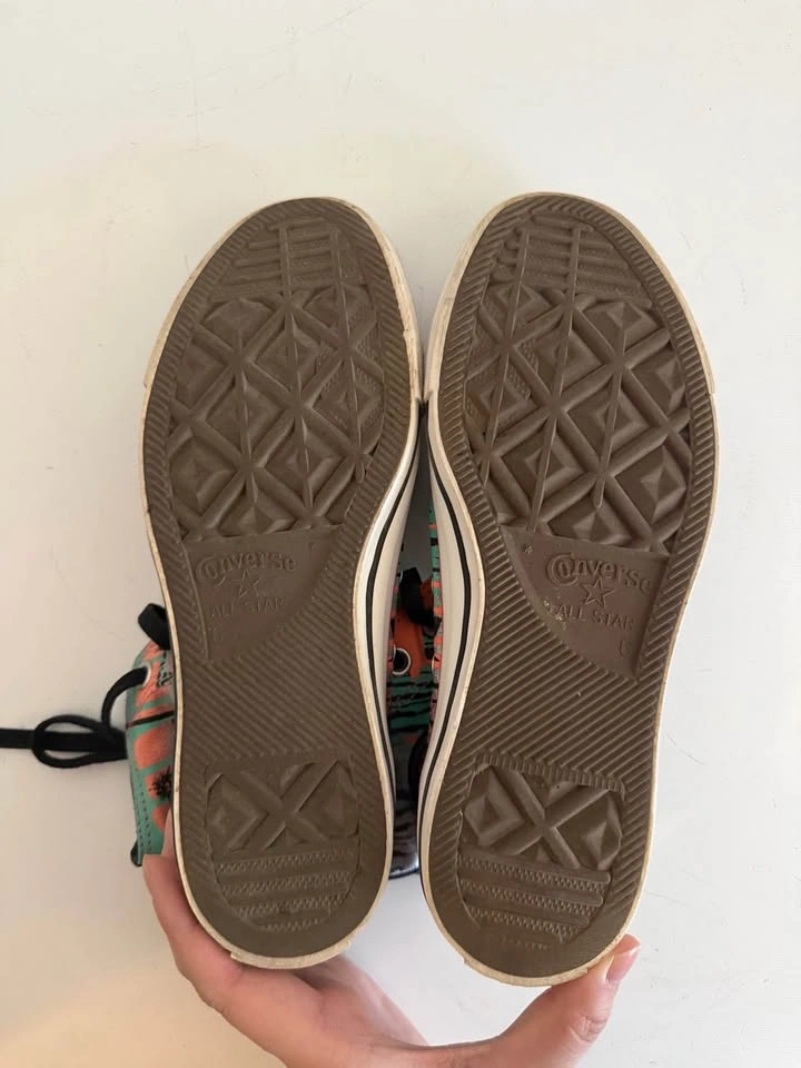 Women's Converse Shoes with Cool Funky Pattern Size 8 - photo 4