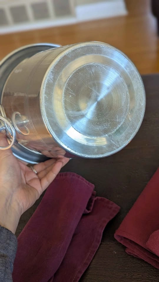 Vintage French-Style Aluminum Ice Bucket + Burgundy Cloth Napkin - photo 4