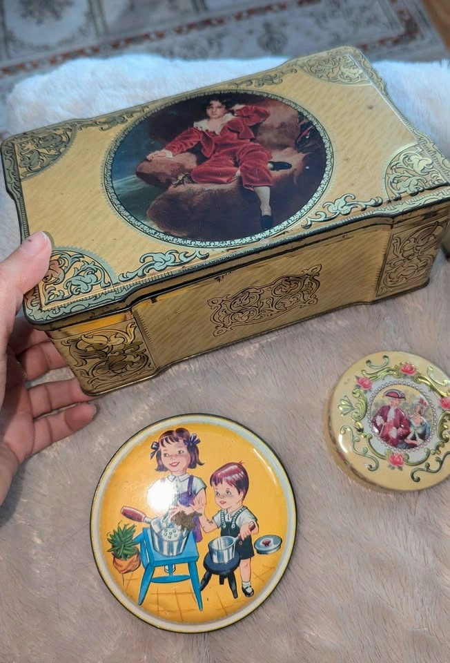 Vintage Rare Collector Tins (priced individually) - photo 2
