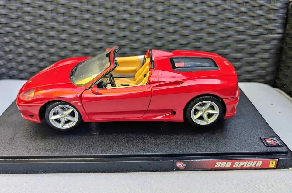 Vintage HotWheels 1:18 Ferrari 360 Spider Diecast Model 🏎️✨
