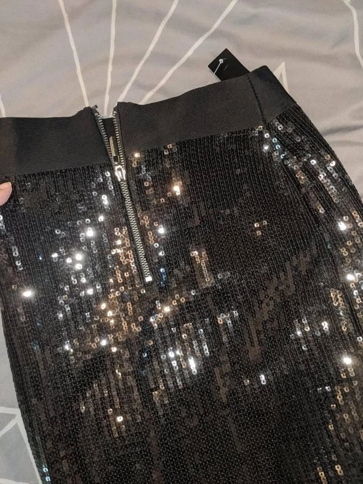 TAG STILL ON! BEBE Black Sequin Skirt - photo 3
