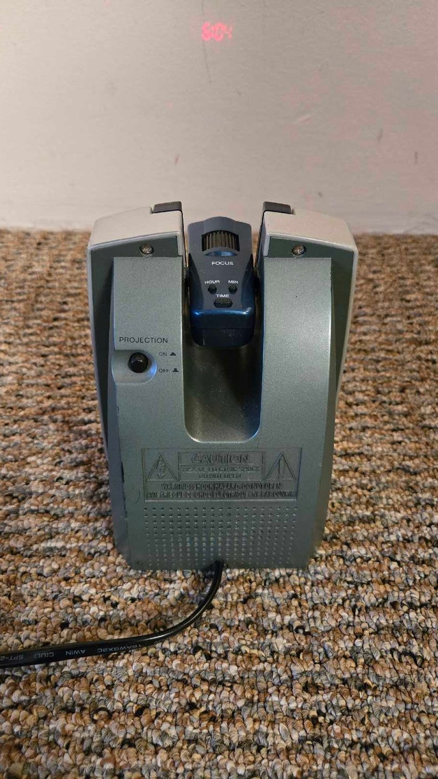 AM/FM Projection Clock Radio - photo 2