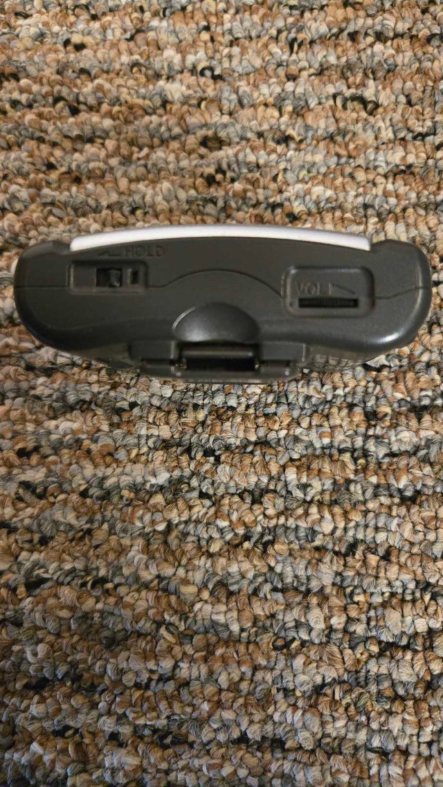 SONY FM/AM WALKMAN SRF-M37 DC - photo 4