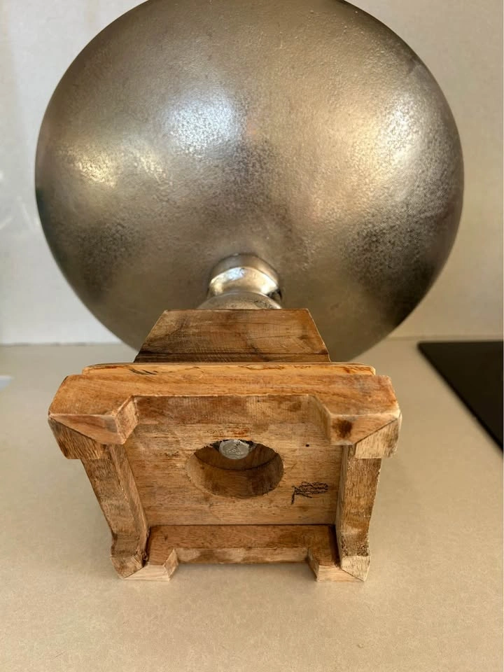 Metal bowl with wood base decor - photo 5