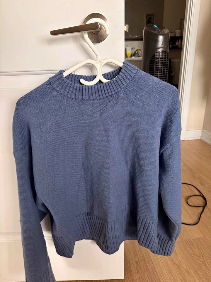 H&M Sweater Size M