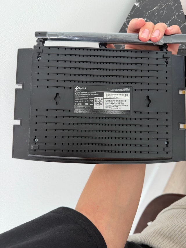TP-Link Router - photo 2
