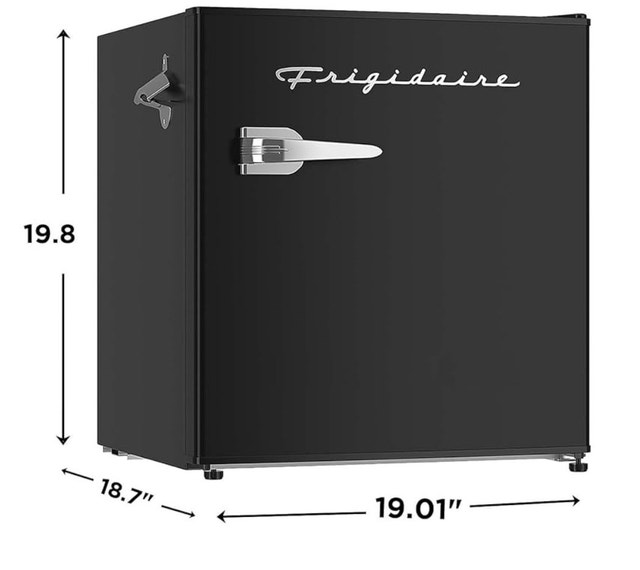 Frigidaire Mini Fridge 1.6 Cu. Ft//Mini frigo Frigidaire - photo 3