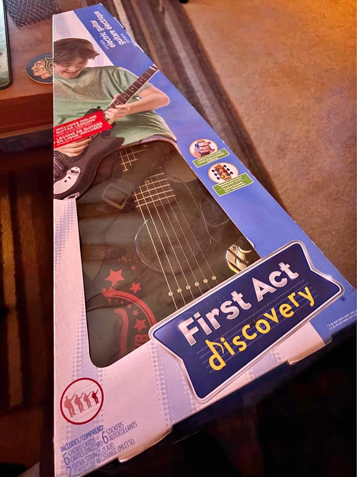 Kids First Act Discovery Electric Guitar and Mic