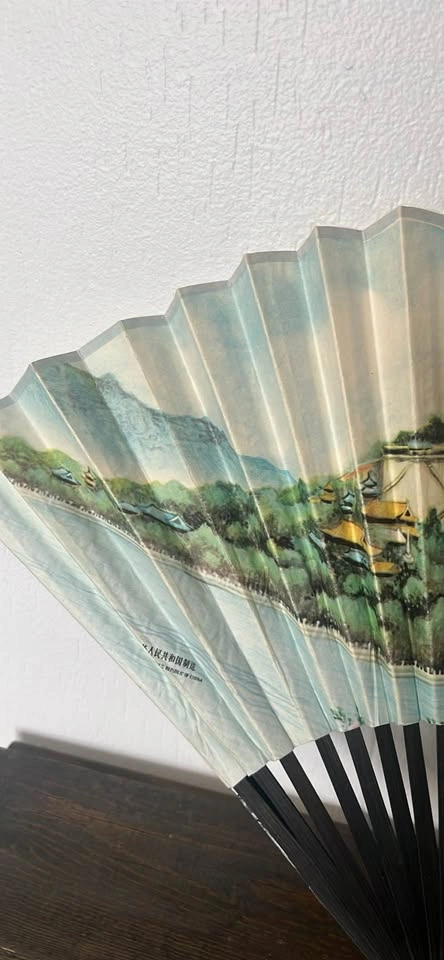 3 Decorative Folding Fans - photo 3