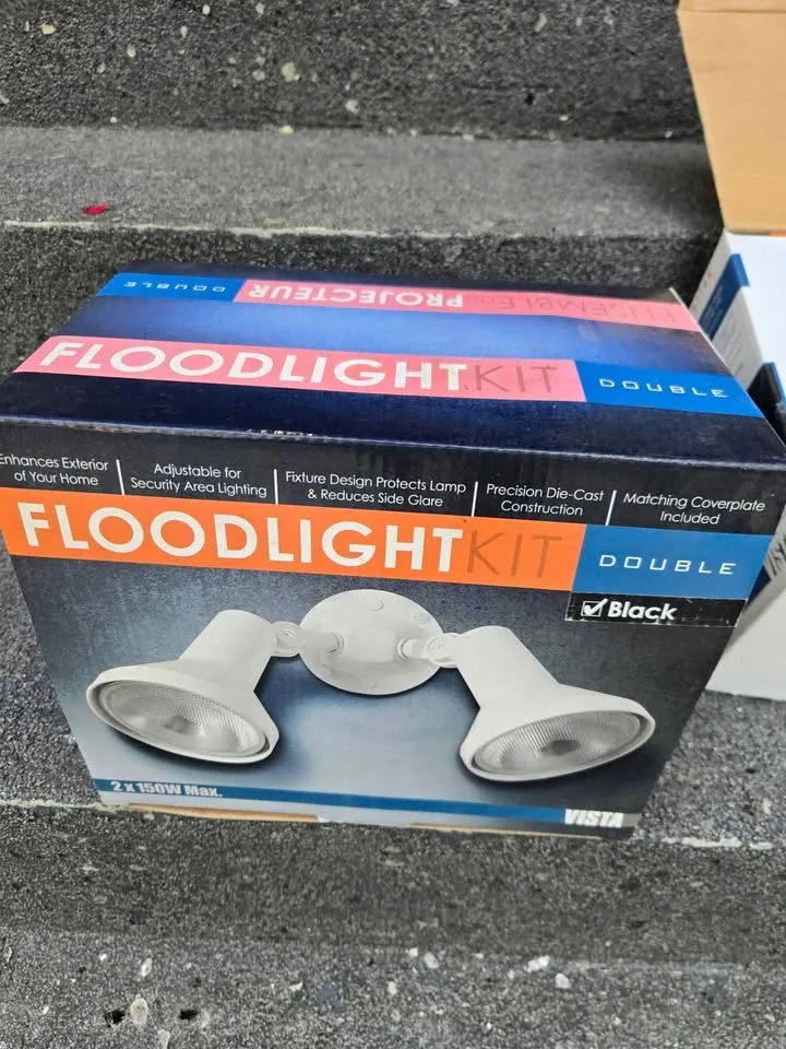 2 New in Box Flood Lights - photo 3