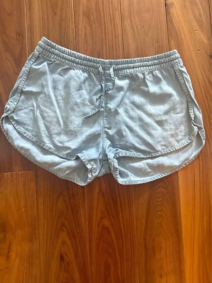 Women’s Jogger Shorts thumbnail