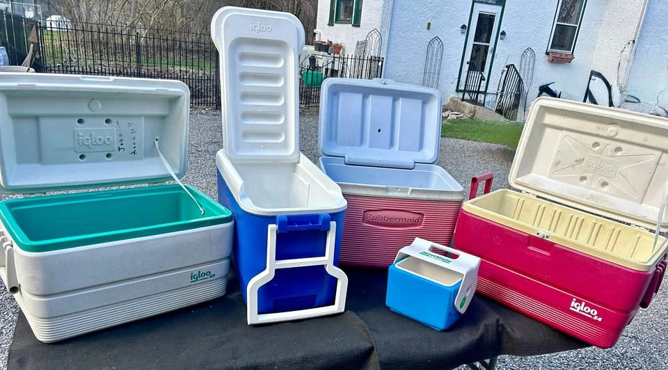 5-Piece Cooler Lot - Igloo & Rubbermaid