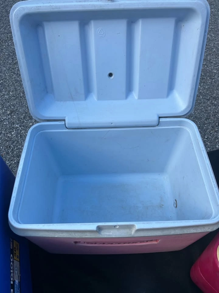 5-Piece Cooler Lot - Igloo & Rubbermaid - photo 5