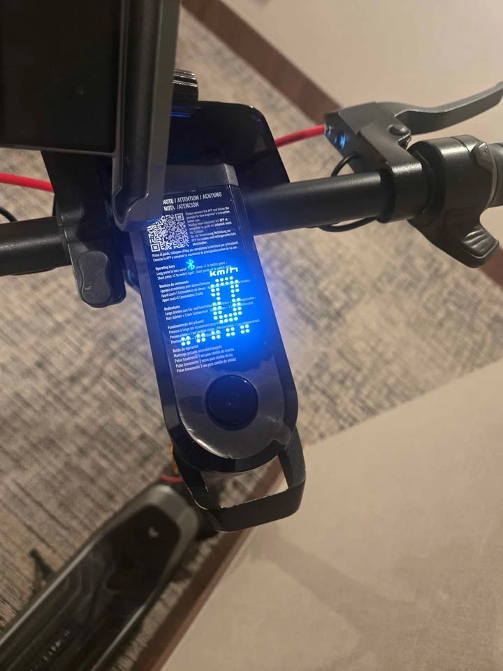 MOVING OUT SALE !! NIU KQi3 MAX Electric Scooter with Phone Moun - photo 4