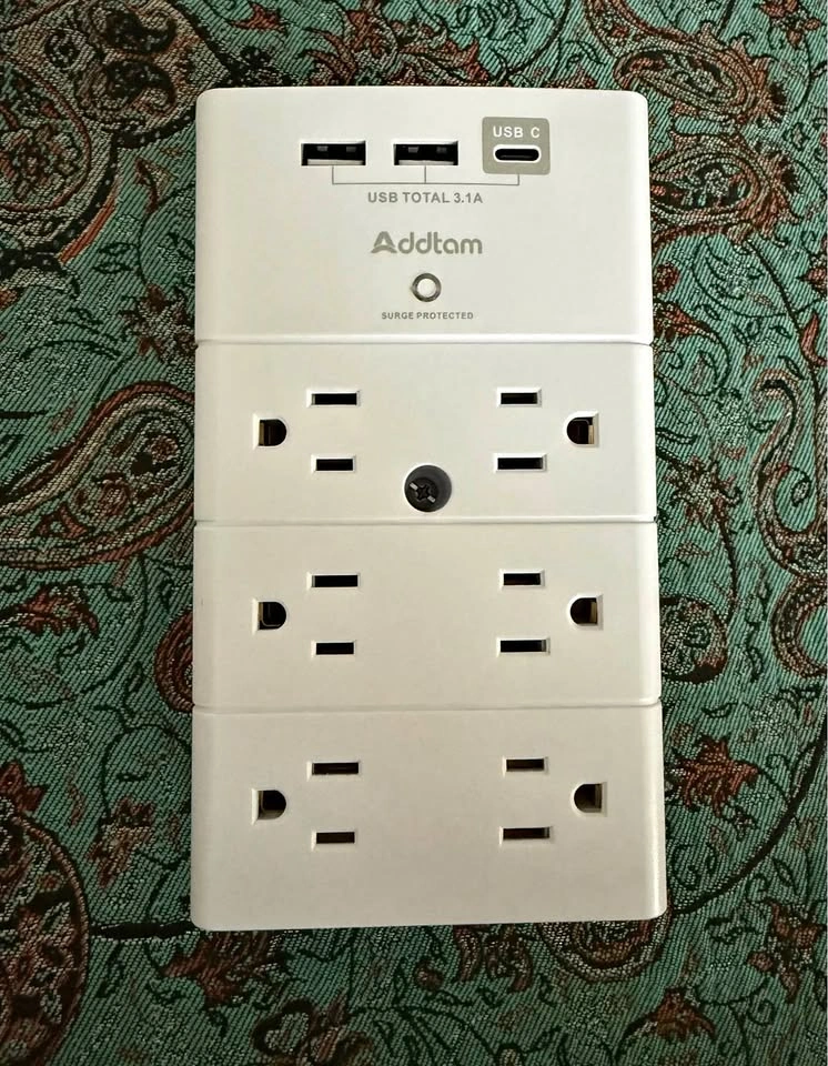BRAND NEW Addtam 12-Outlet Surge Protector with USB Ports