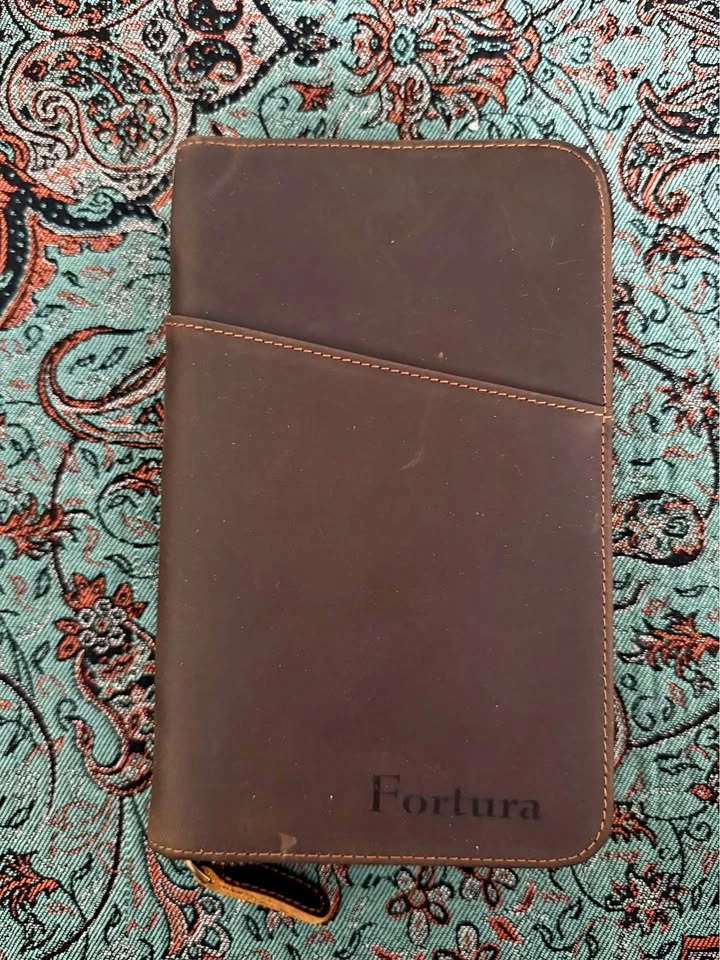 BRAND NEW Fortura Leather Zippered Portfolio – 8” x 5”