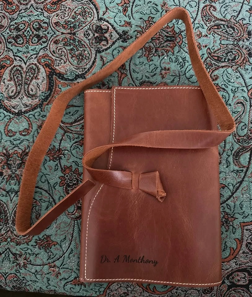 BRAND NEW Fortura / TREP Chestnut Leather Portfolio – Personaliz - photo 2