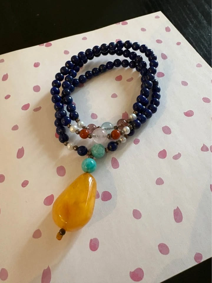 Lazurite beads accessory with opaque amber pendant - photo 3