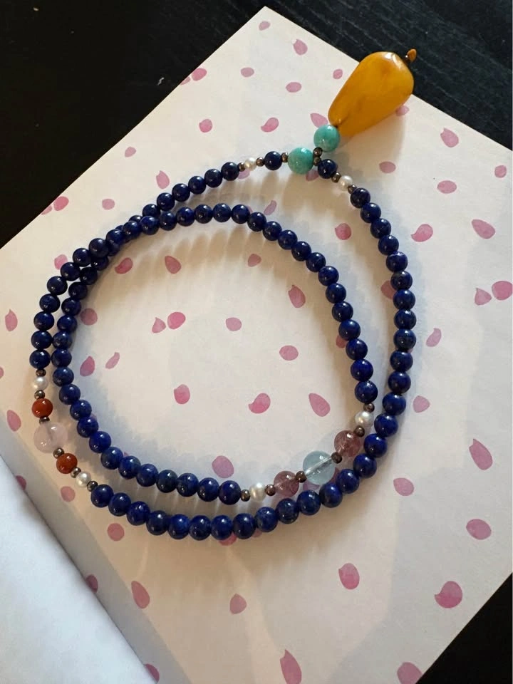 Lazurite beads accessory with opaque amber pendant - photo 4