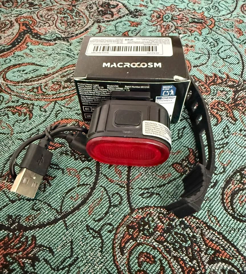 BRAND NEW Macrocosm USB Rechargeable Bike Rear Light - photo 2