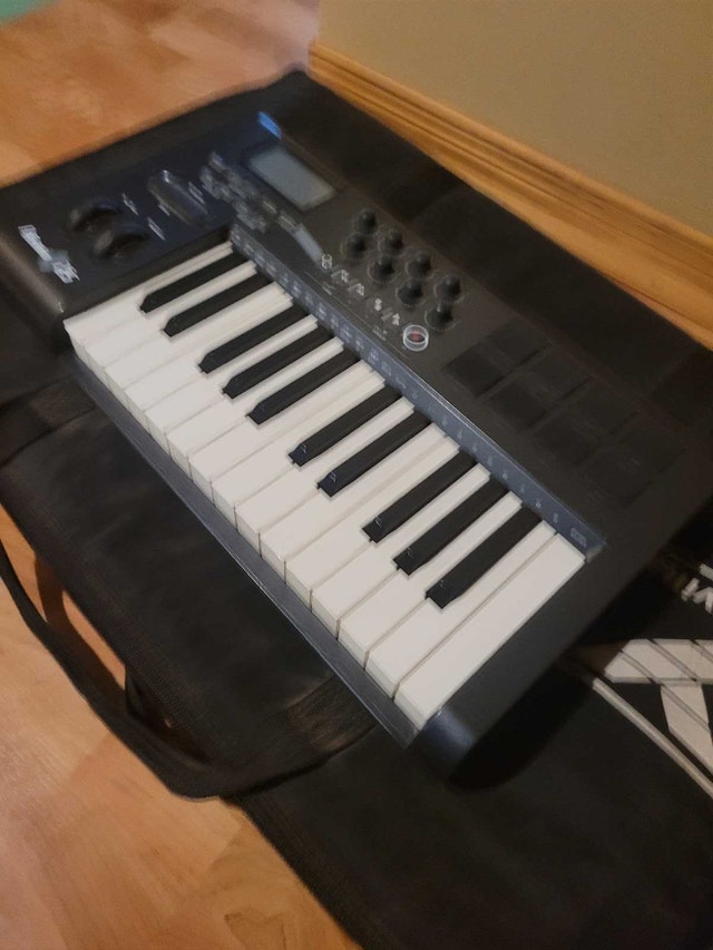 M-Audio Axiom 25