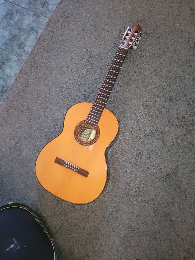 Emperador antique 19 fret acoustic guitar