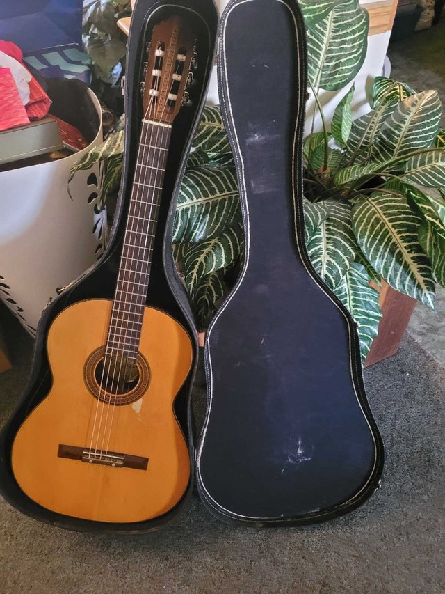 Emperador antique 19 fret acoustic guitar - photo 3
