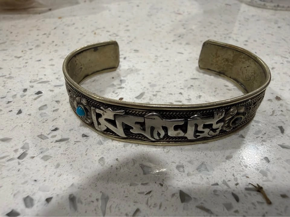 Tibetan Buddhist Cuff Bracelet - Om Mantra - photo 3