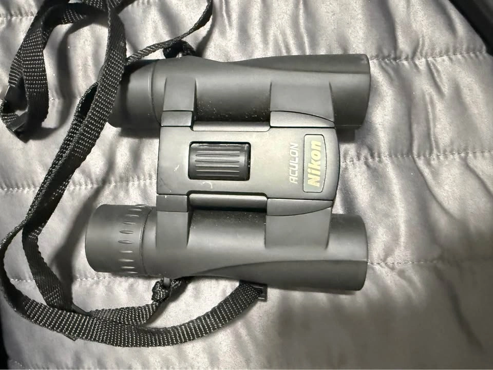 Nikon ACULON A30 10x25 Compact Binoculars - photo 3
