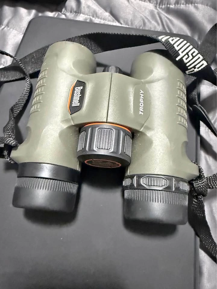Bushnell 334210 Trophy 8x32 Bone Collector Binoculars