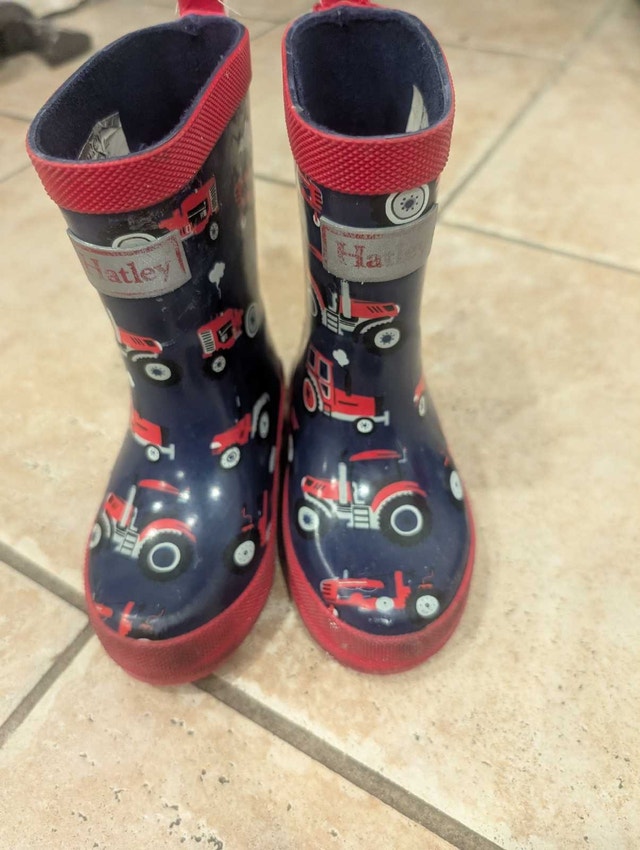 Hatley Raincoat and Boots Set - Tractor Print - photo 3