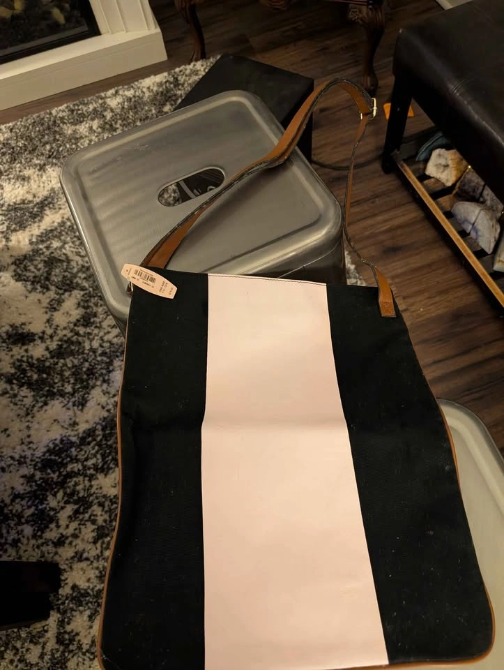 Victoria's Secret New Black Pink Crossbody Bag with Tag - photo 3