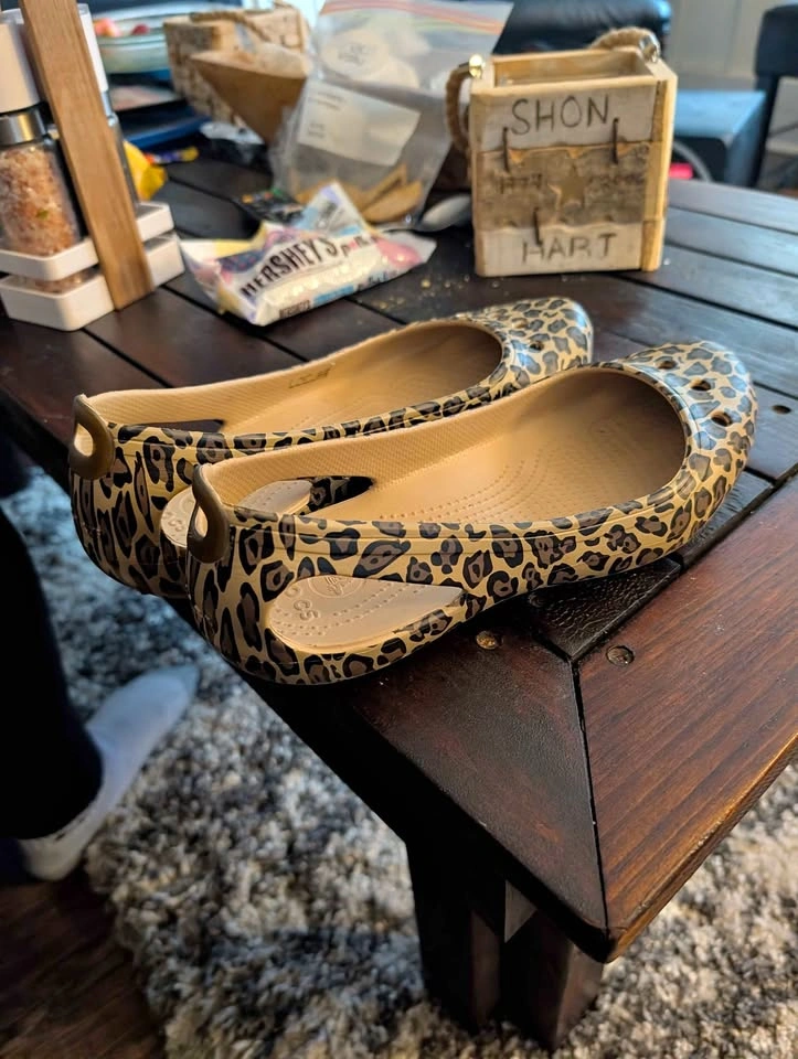 Crocs Leopard Print Ballet Flats W10