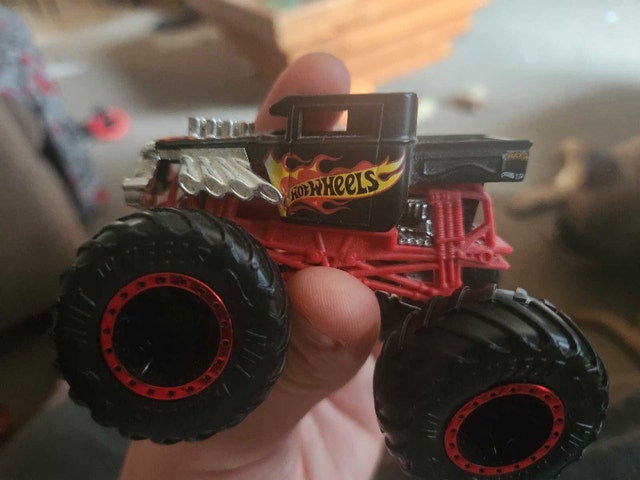 Bine Crusher Hot Wheels Monster Truck - photo 2