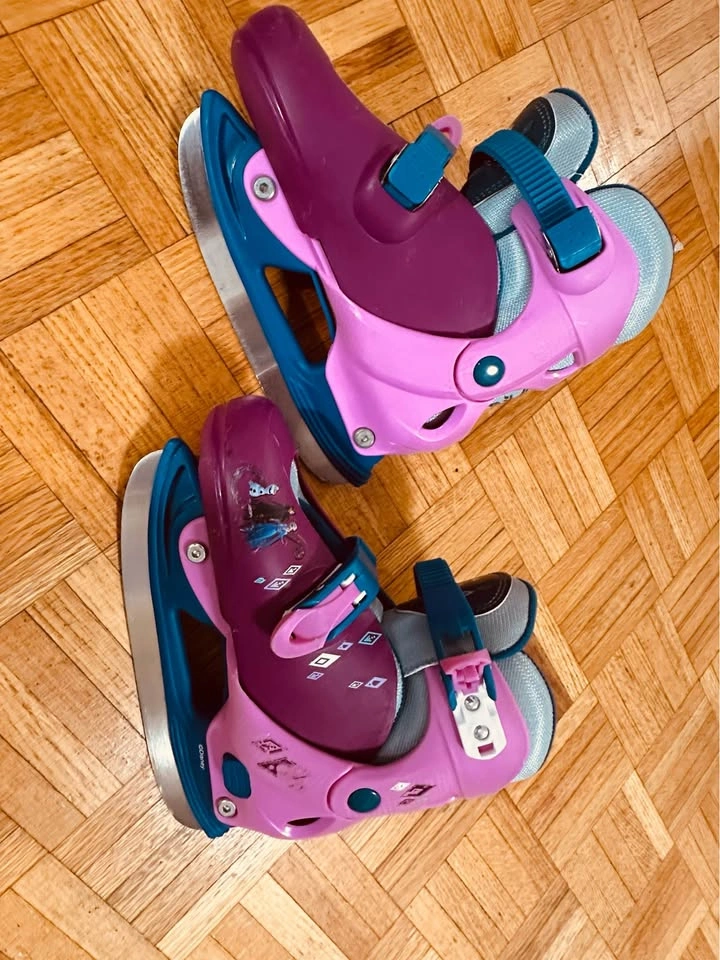 Girls Adjustable Ice Skates & Hockey Helmet - photo 3