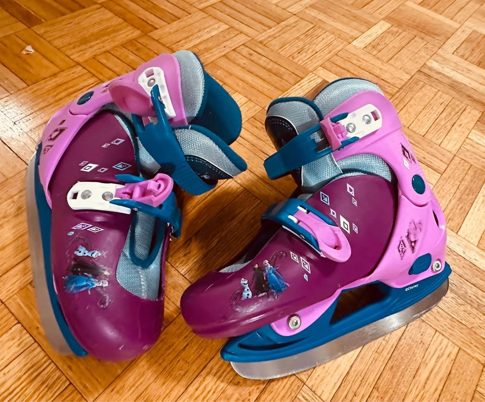 Girls Adjustable Ice Skates & Hockey Helmet - photo 4