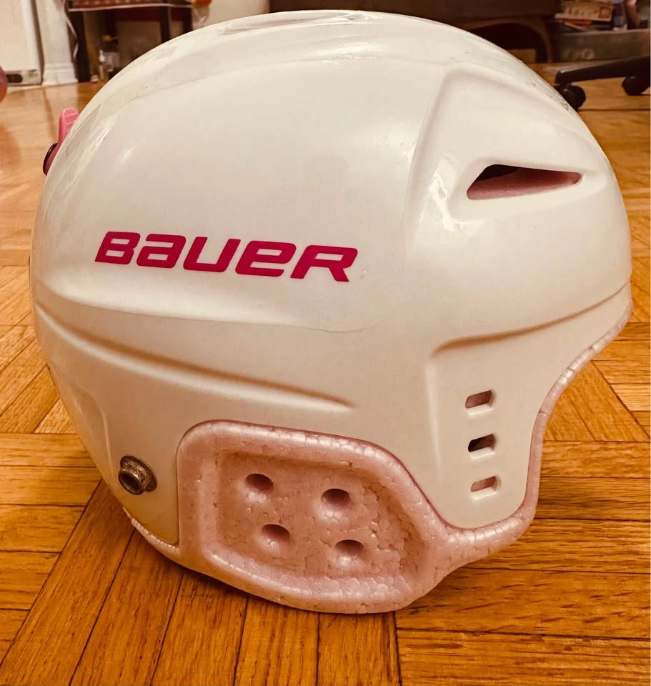 Kids Hockey Helmet - Like New | CSA Approved | Adjustable - photo 3