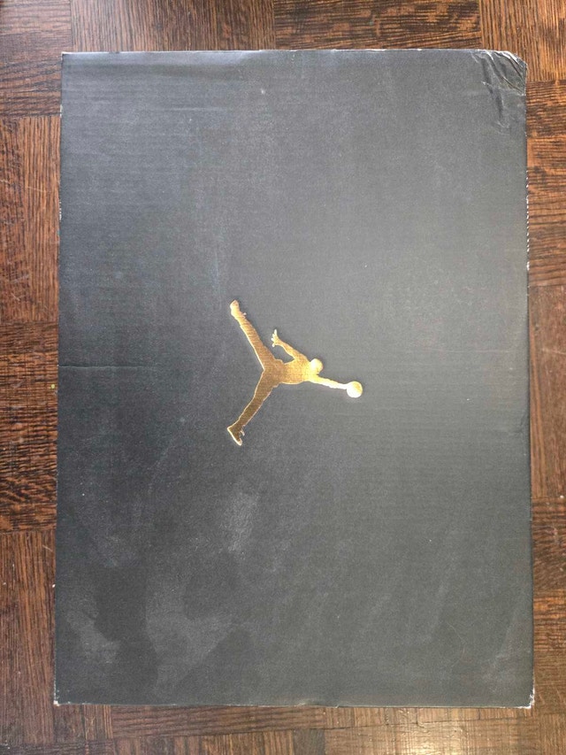 Jordan sneakers sz9 - photo 2