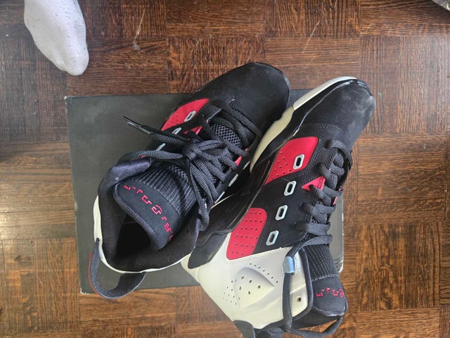 Jordan sneakers sz9 - photo 3