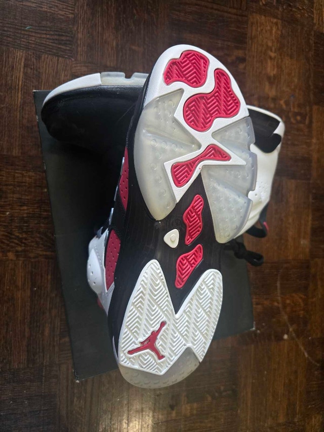 Jordan sneakers sz9 - photo 5