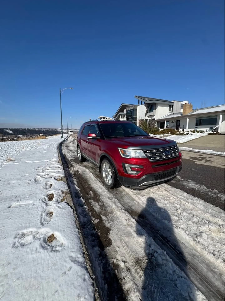 2016 Ford Explorer Limited - photo 2