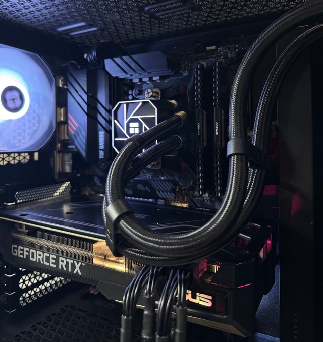 Gaming PC: Ryzen 7 5800x + RTX 3070 + 32GB RAM - photo 2