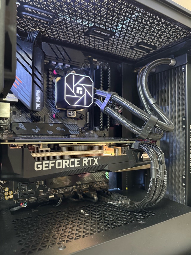 Gaming PC: Ryzen 7 5800x + RTX 3070 + 32GB RAM - photo 3