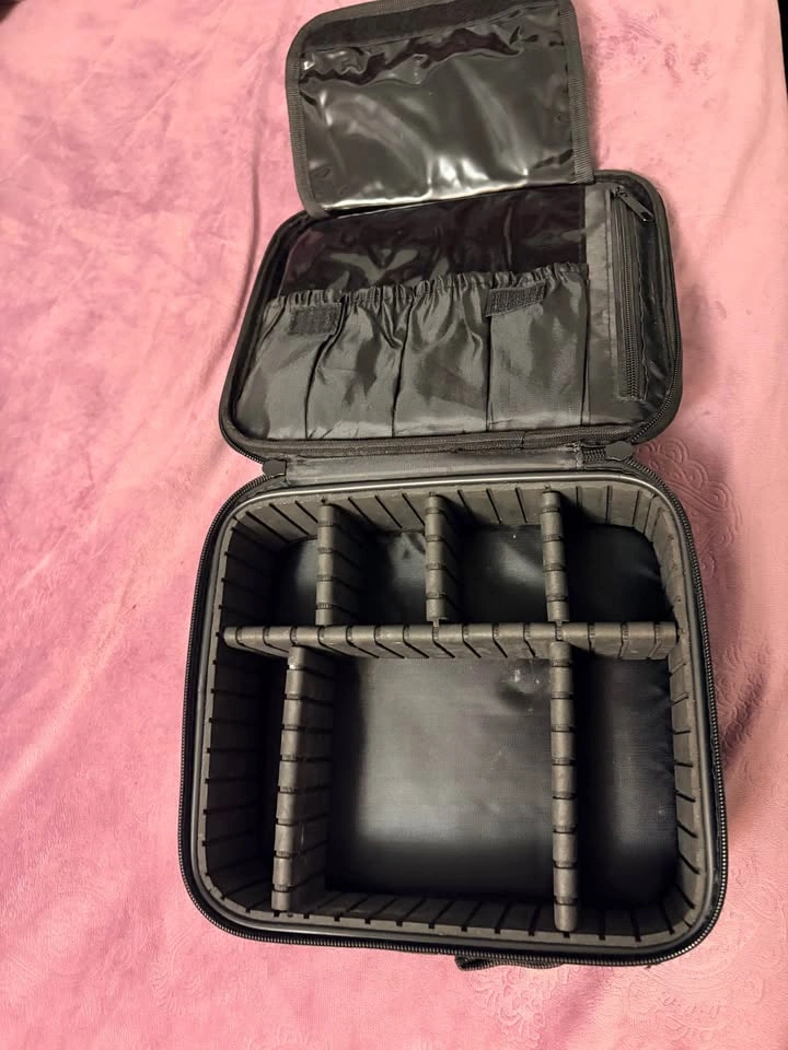 Black Travel Makeup Case with Adjustable Dividers - photo 3
