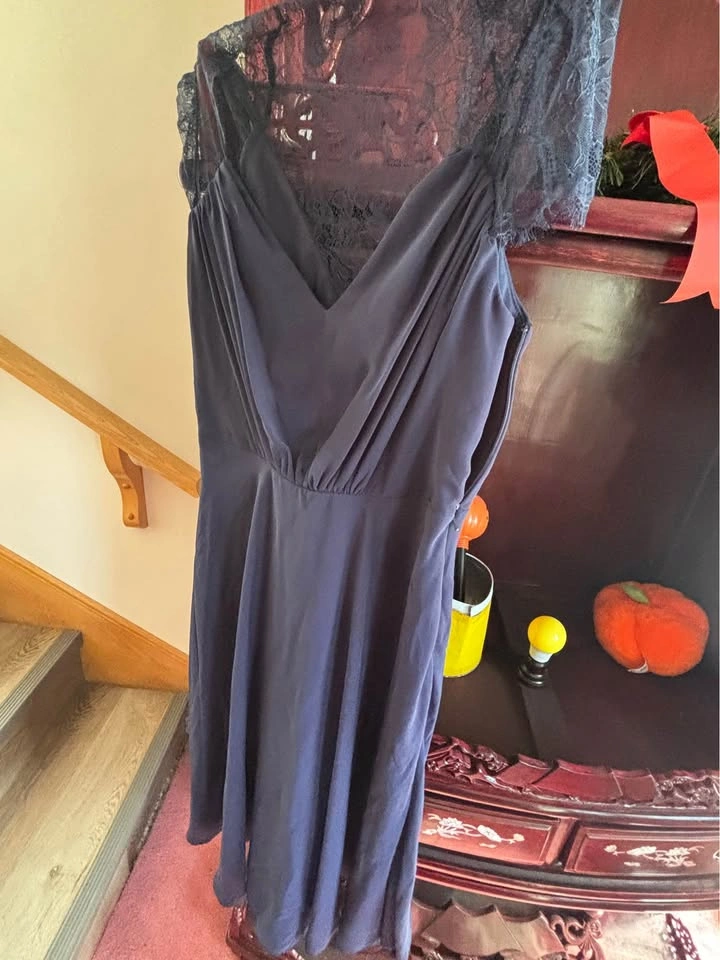 NWT ASOS midi lace Chiffon Dress size 4 - photo 3