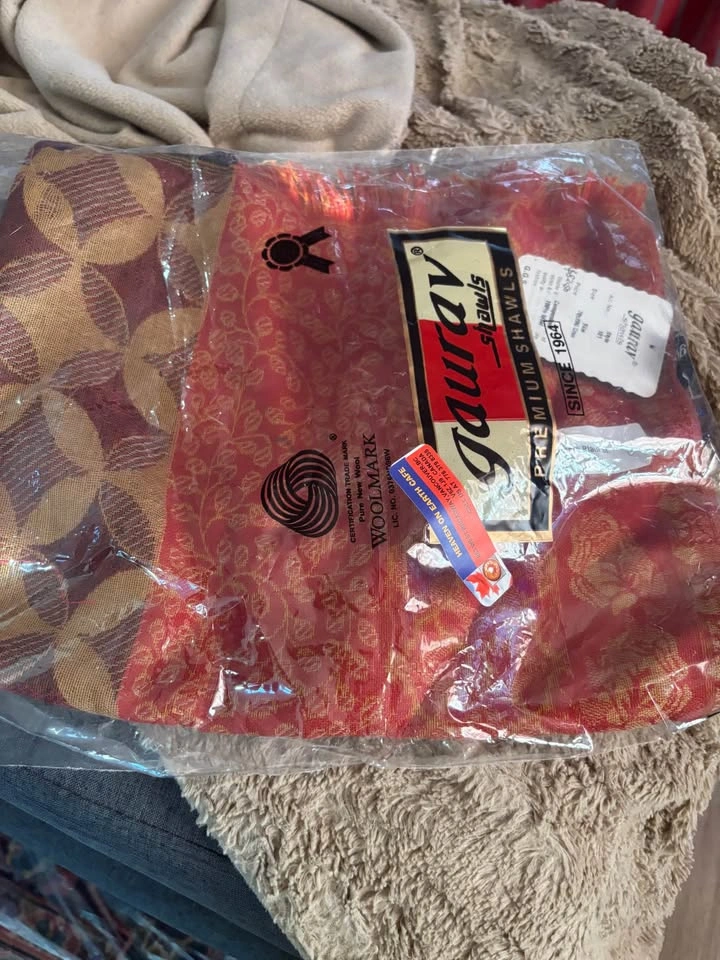 NWT Beautiful Shawls/Stole Scarfs Wool and acrylic - photo 5