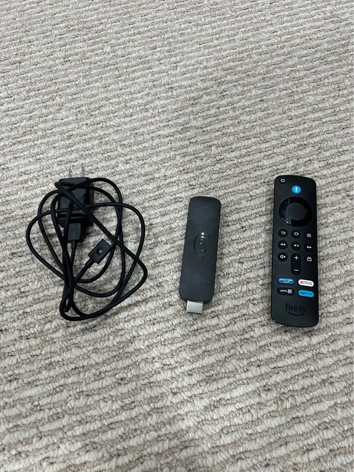32” 1080p Hitachi TV with HD Fire Stick - photo 3